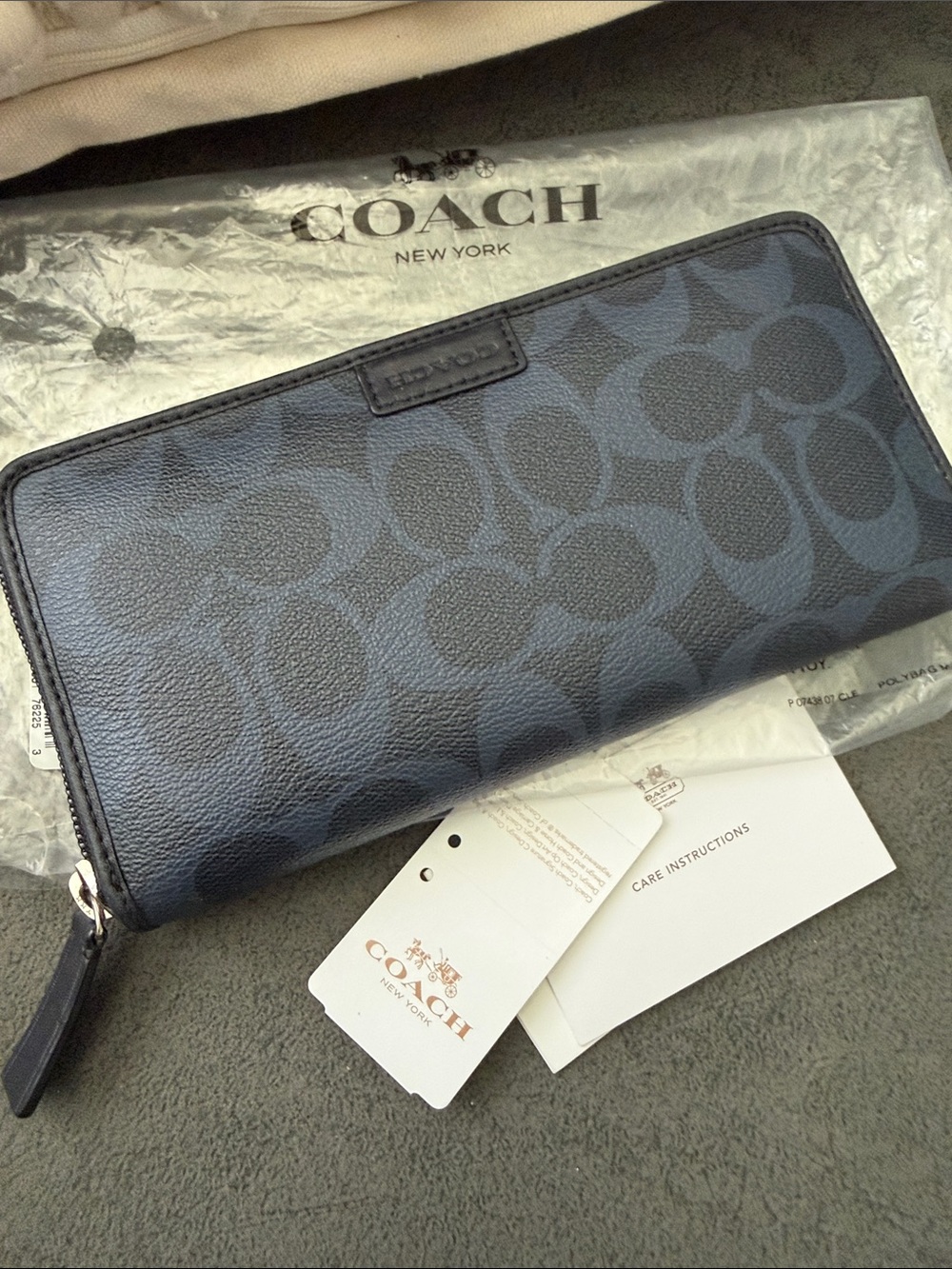 NWT - Coach Navy and Black Signature Zip-Around Wallet